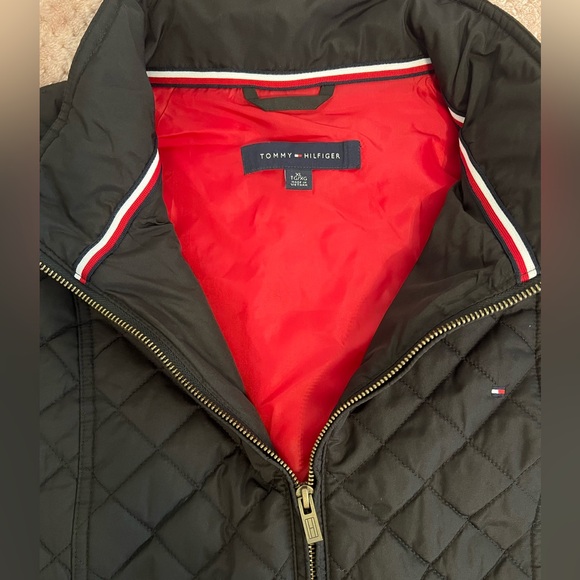 Tommy Hilfiger Quilted Jacket with Red Interior - Picture 2 of 7